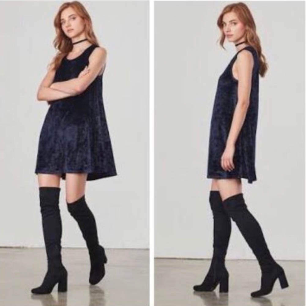 • c r u s h e d v e l v e t d r e s s •